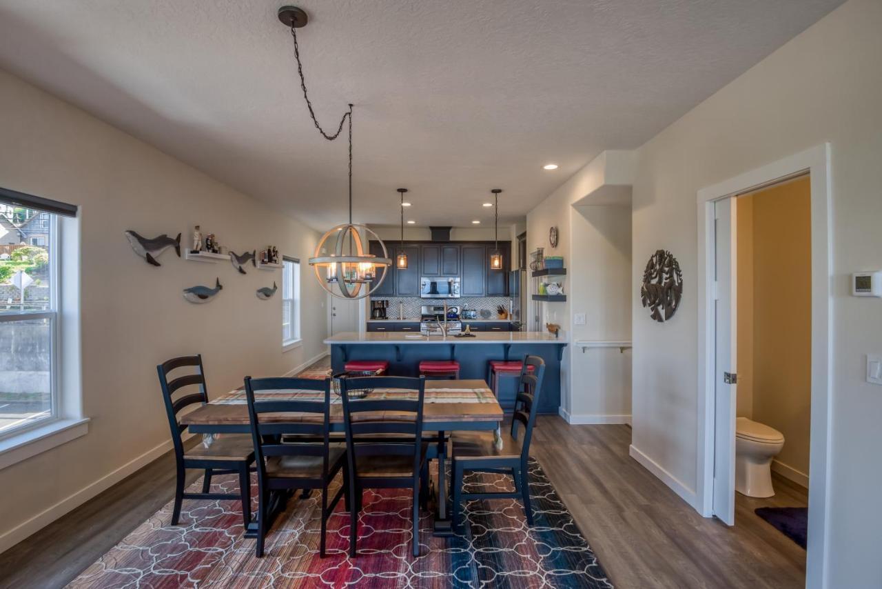 Oceanview Townhome - Pet Friendly - Sleeps 6 - King Depoe Bay Buitenkant foto
