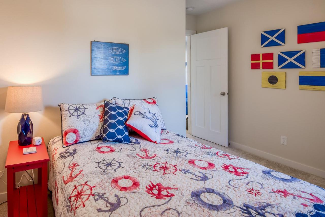 Oceanview Townhome - Pet Friendly - Sleeps 6 - King Depoe Bay Buitenkant foto